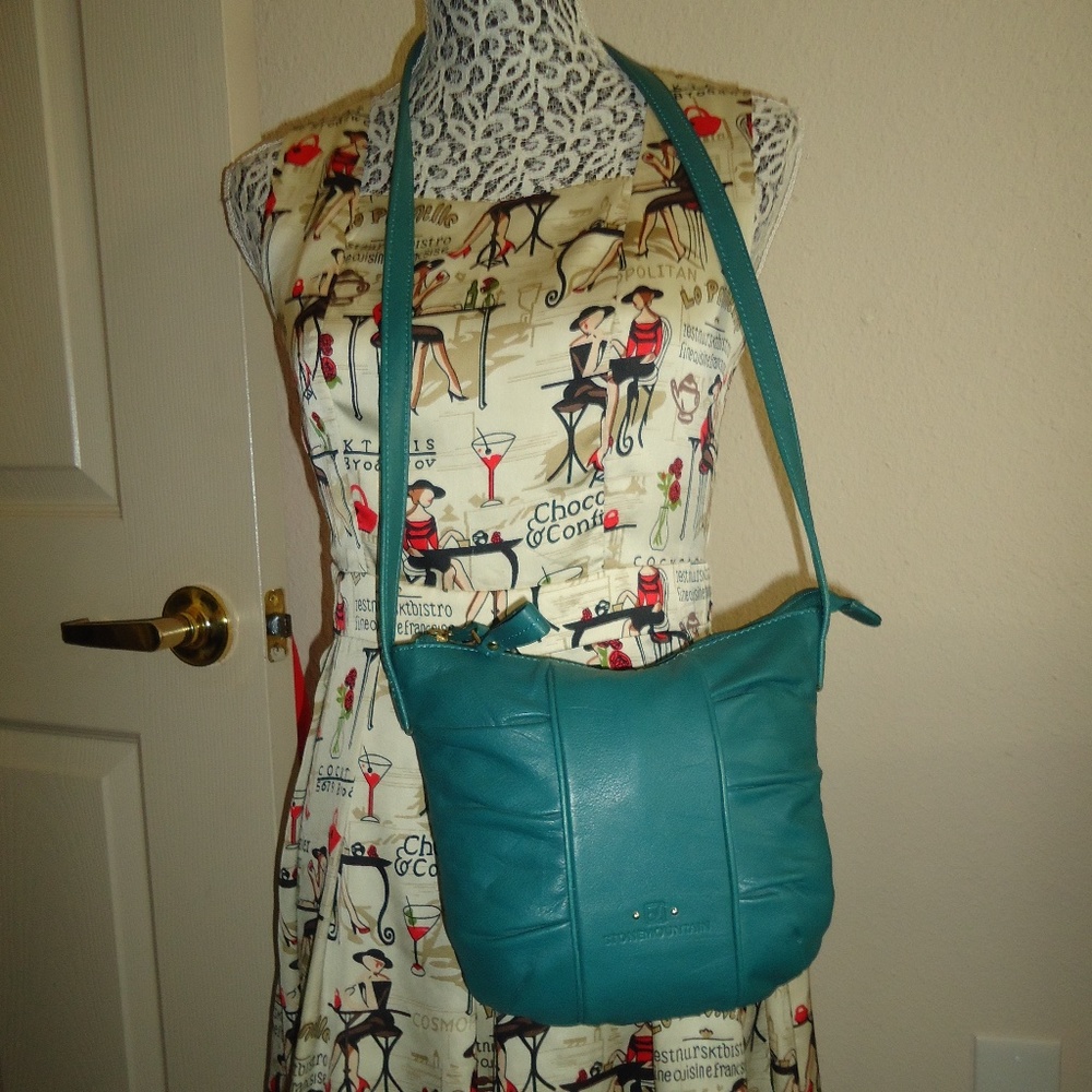 STONEMOUNTAIN Aquamarine Crossbody Bag Genuine Leather Turquoise Logo